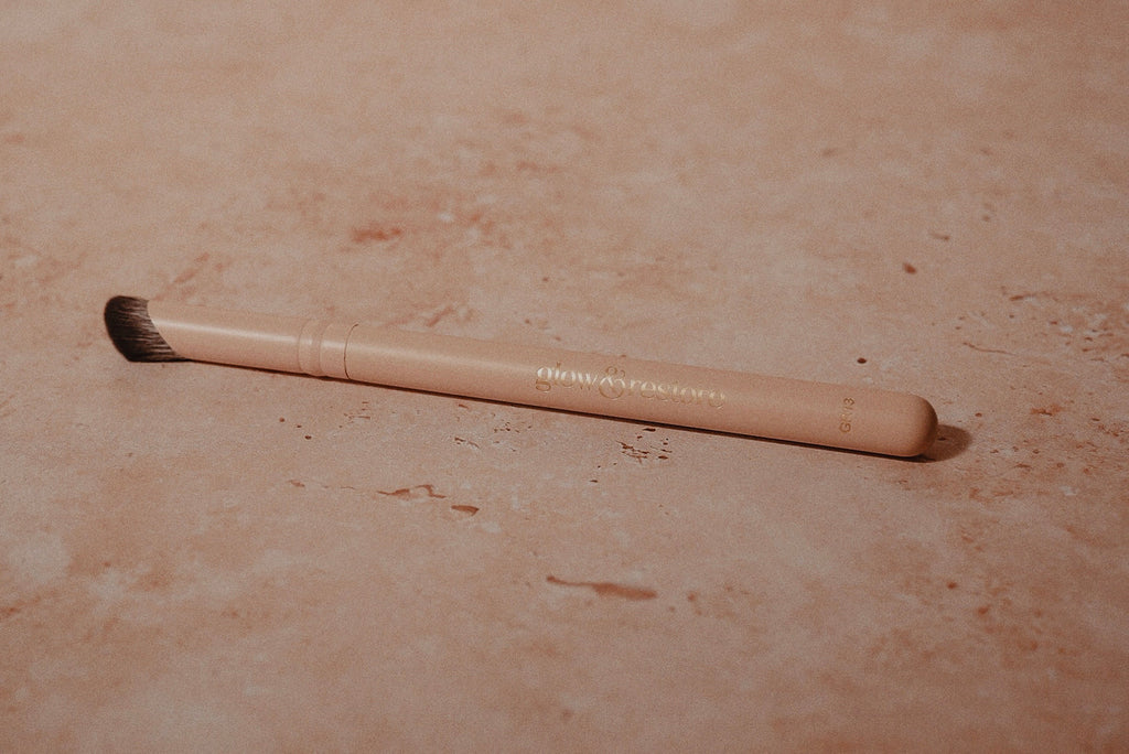 Curved Concealer Brush