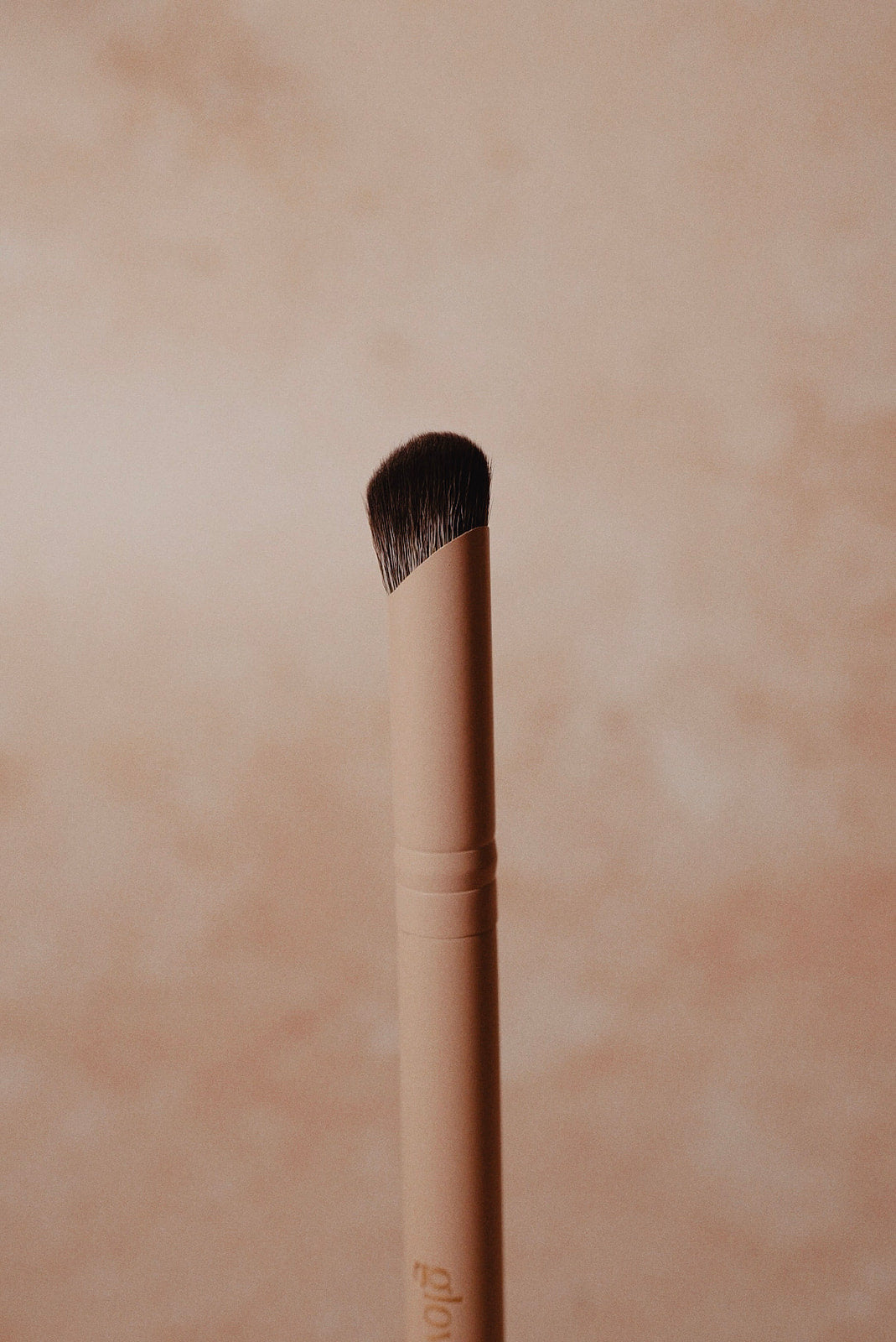 Curved Concealer Brush
